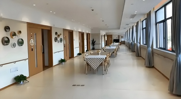 你属于我，酋长近端锋凯尔西首次晒出与霉霉恋爱后的甜蜜合照